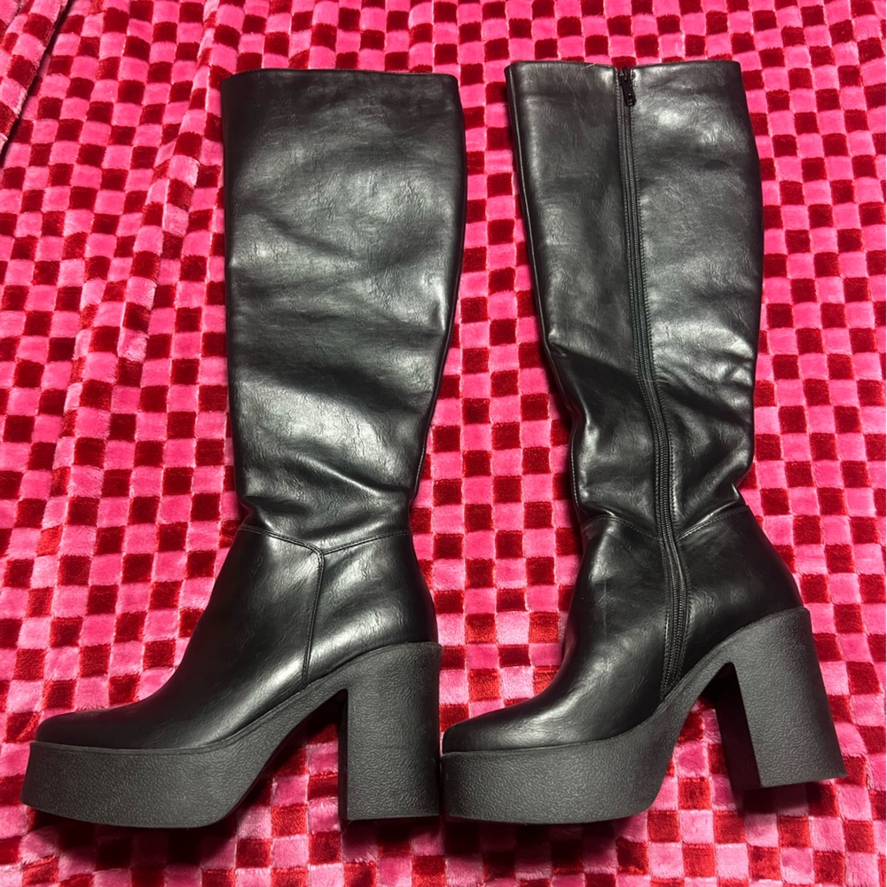 Lamoda black leather boots